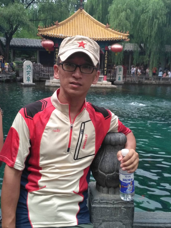 晓峰的第一张照片--驻马店相亲服务中心