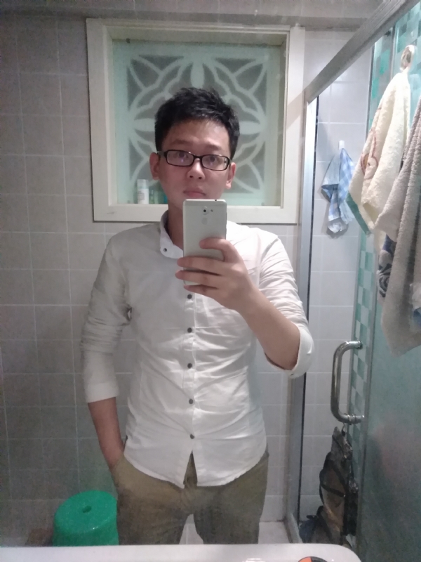花谢魂伤的第一张照片--驻马店相亲服务中心