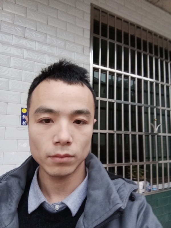 笑得那么开心的第一张照片--驻马店相亲服务中心