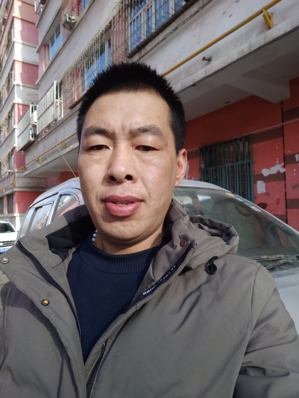 华哥的第一张照片--驻马店相亲服务中心
