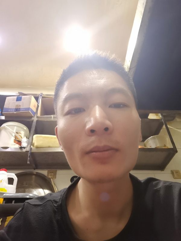 邹先生的第一张照片--驻马店相亲服务中心