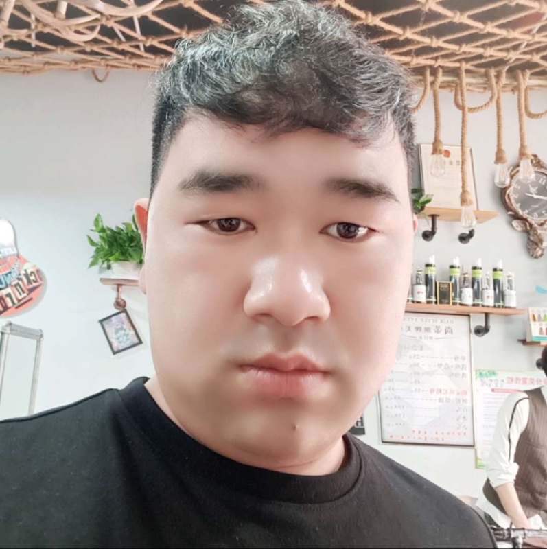 田野小伟的第一张照片--驻马店相亲服务中心