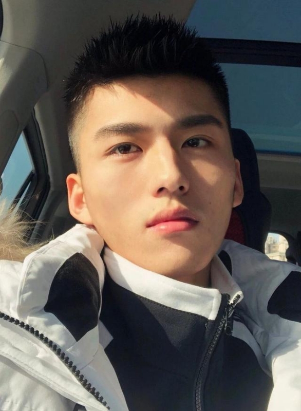 飞翔的第一张照片--驻马店相亲服务中心