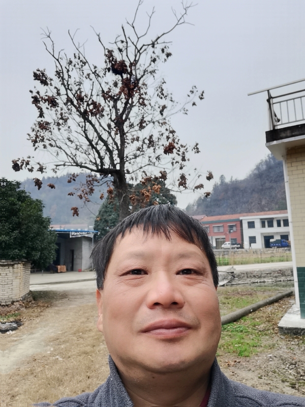 苏众青春冲浪的第一张照片--驻马店相亲服务中心