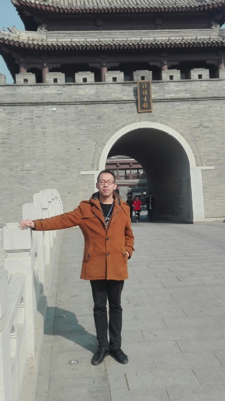 伟岸如山的第一张照片--驻马店相亲服务中心