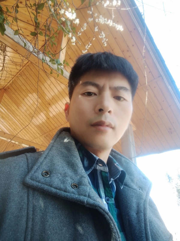 阿明的第一张照片--驻马店相亲服务中心