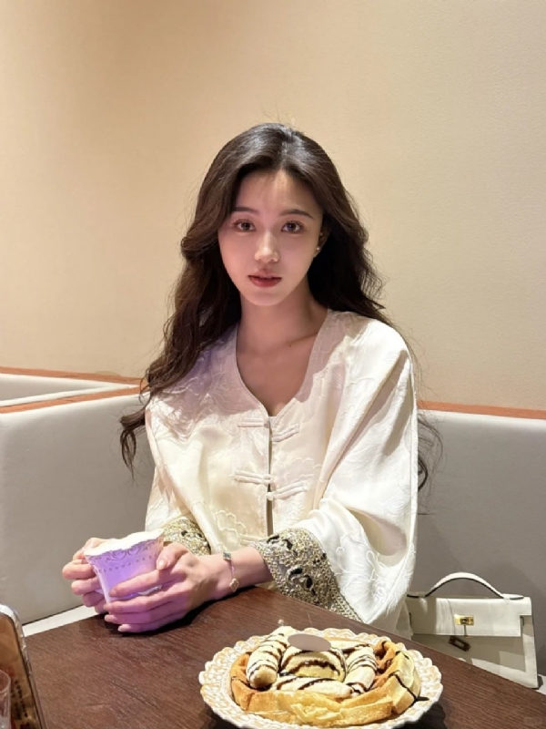 Anna的第一张照片--驻马店相亲服务中心