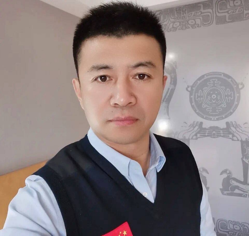 生在红旗下的第一张照片--驻马店相亲服务中心